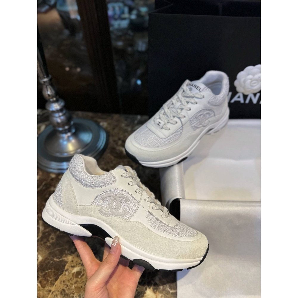 Sports shoes Sports shoes