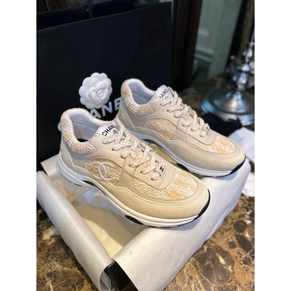 Sports shoes Sports shoes