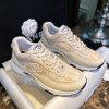 Sports shoes
