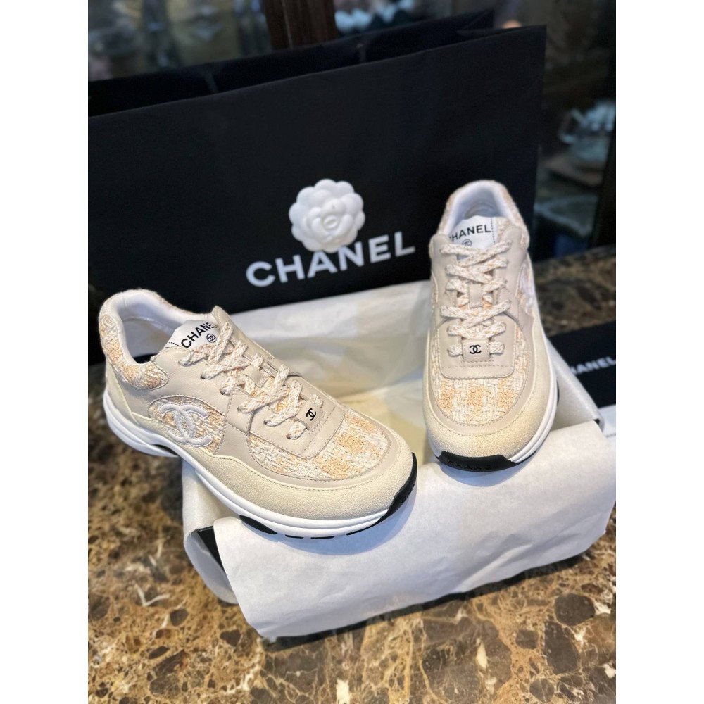 Sports shoes Sports shoes