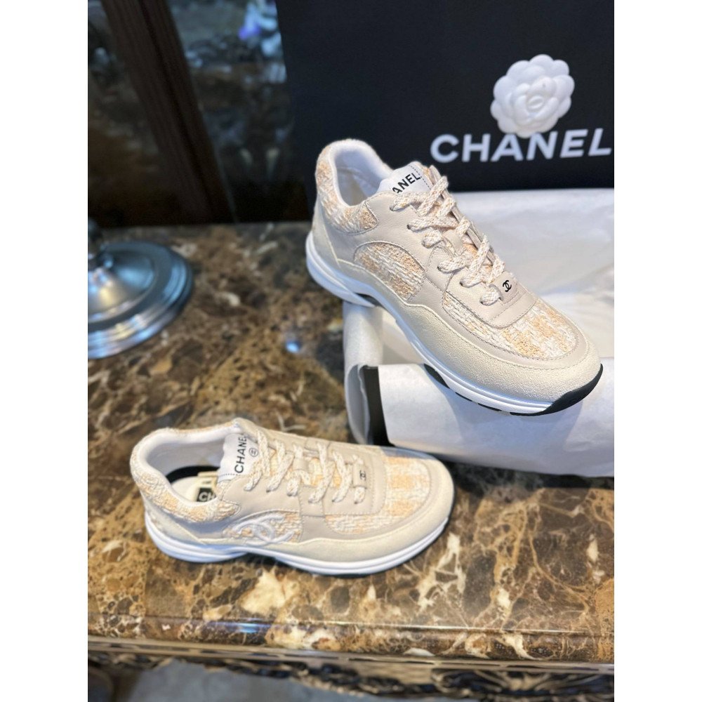 Sports shoes Sports shoes