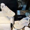 Sports shoes