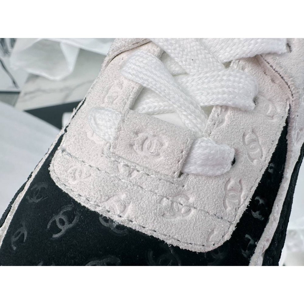 Sports shoes Sports shoes