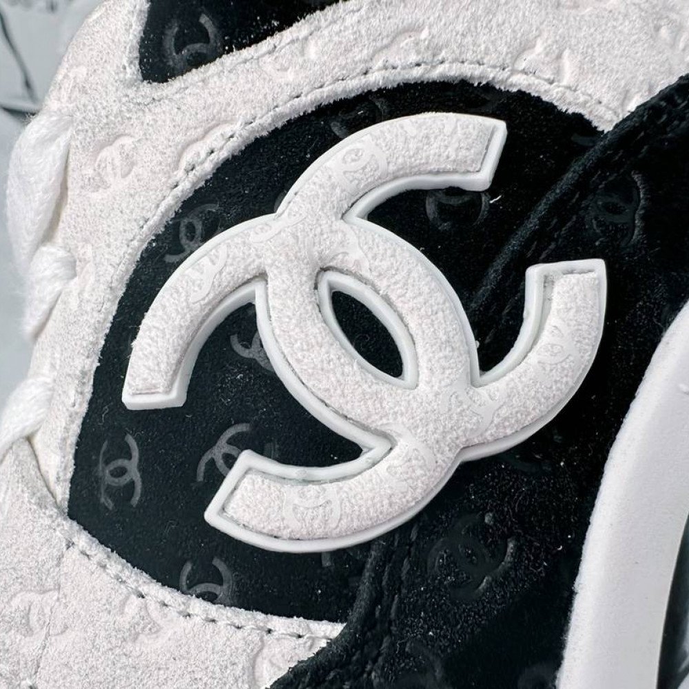 Sports shoes Sports shoes