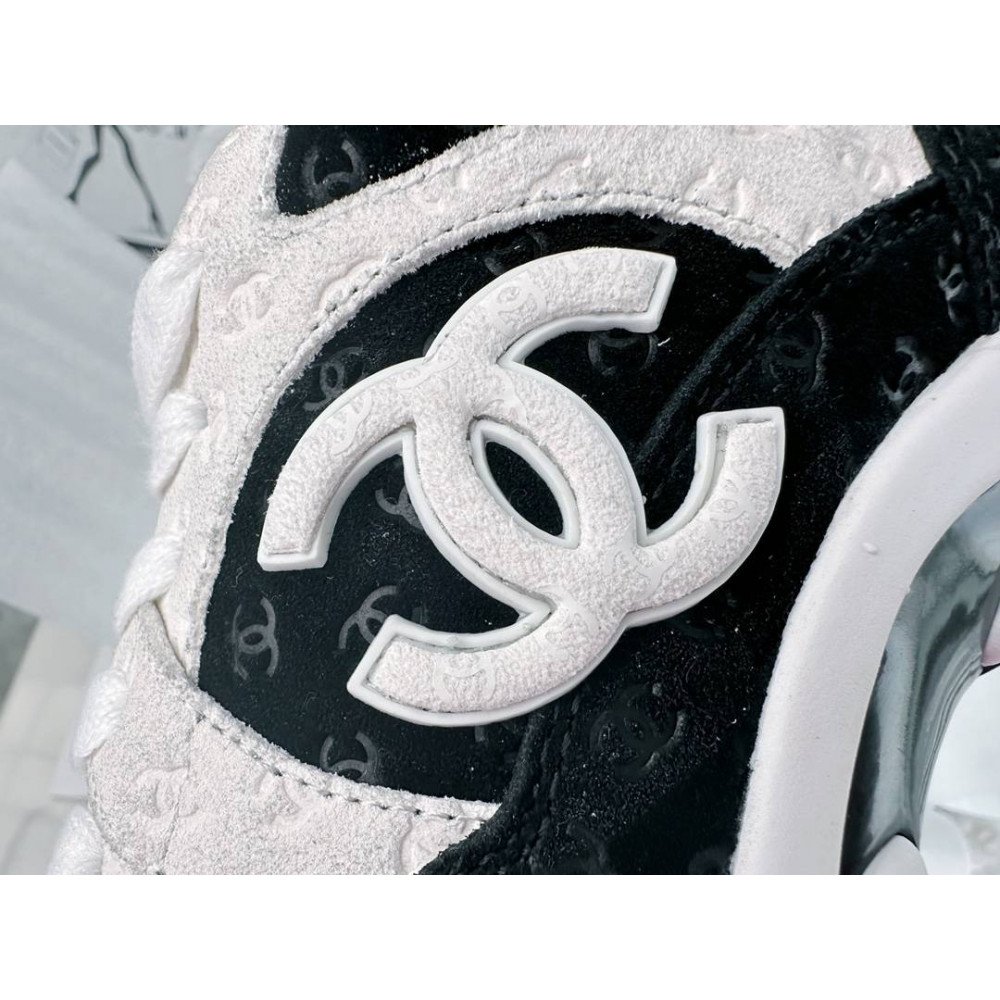 Sports shoes Sports shoes