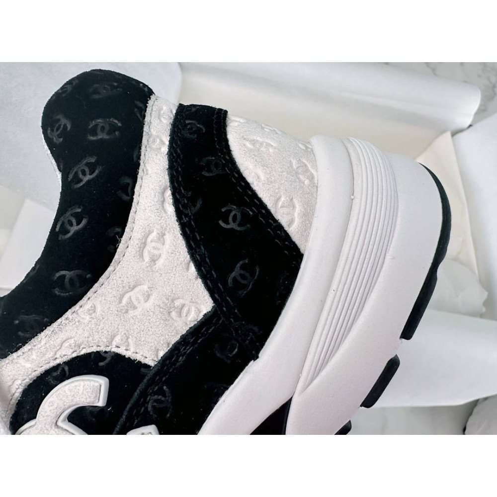 Sports shoes Sports shoes