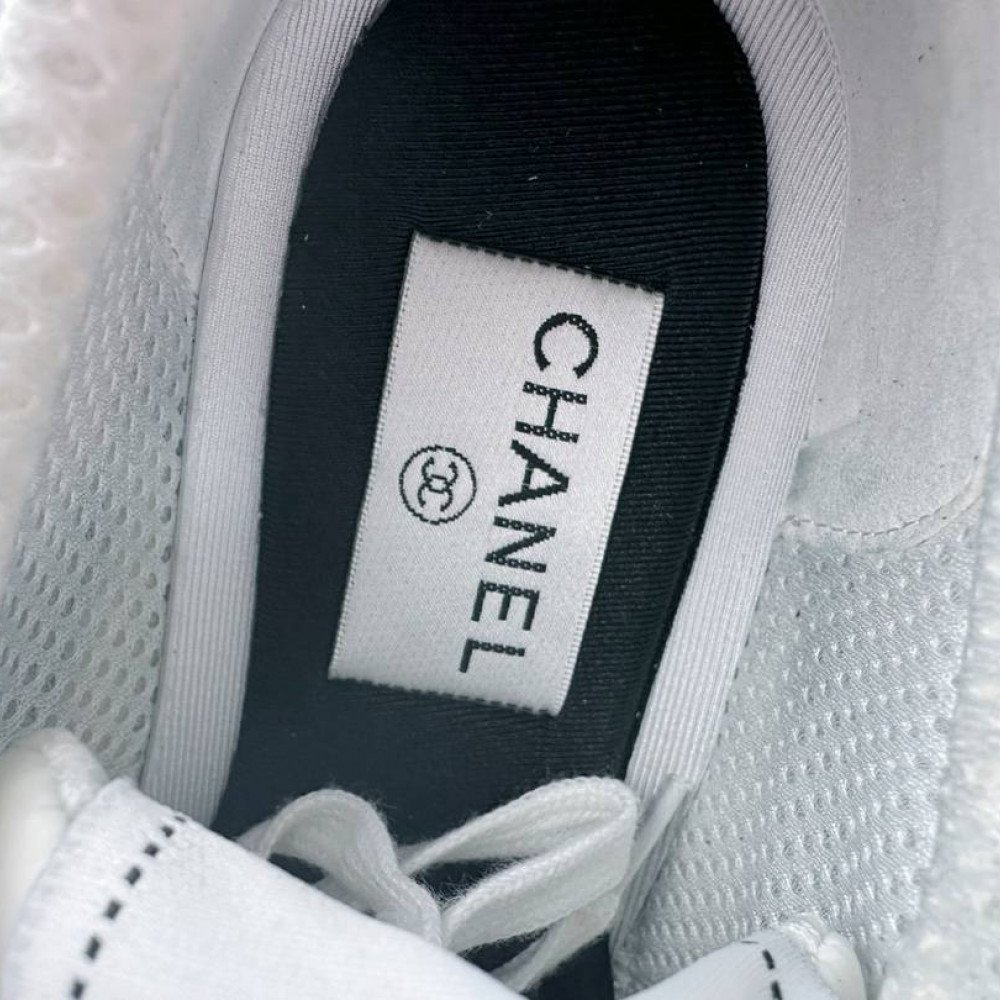 Sports shoes Sports shoes