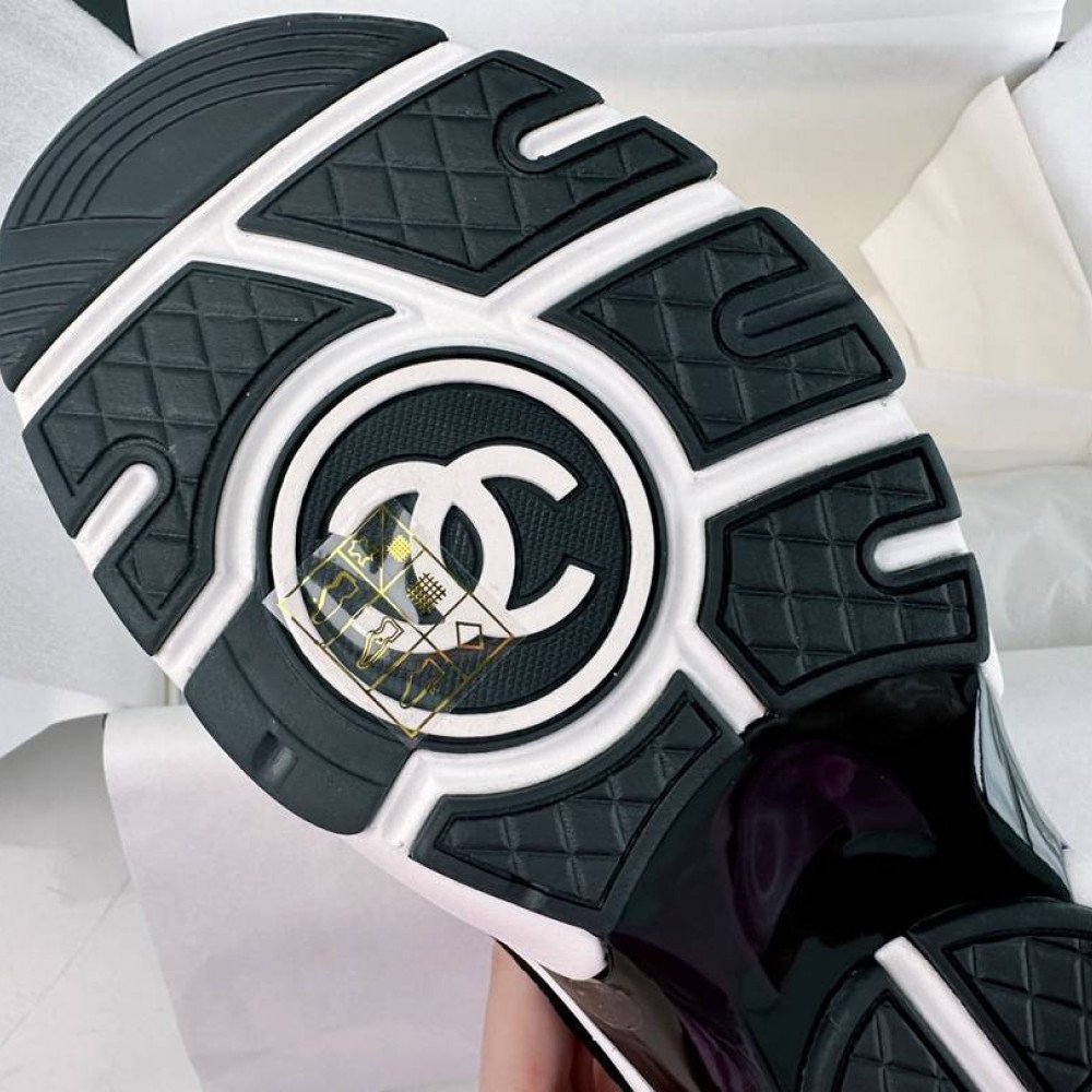 Sports shoes Sports shoes