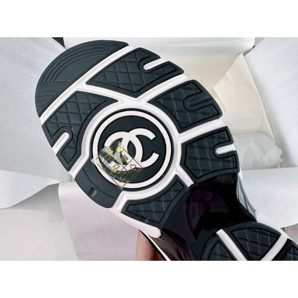 Sports shoes Sports shoes