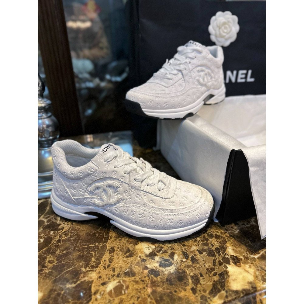 Sports shoes Sports shoes