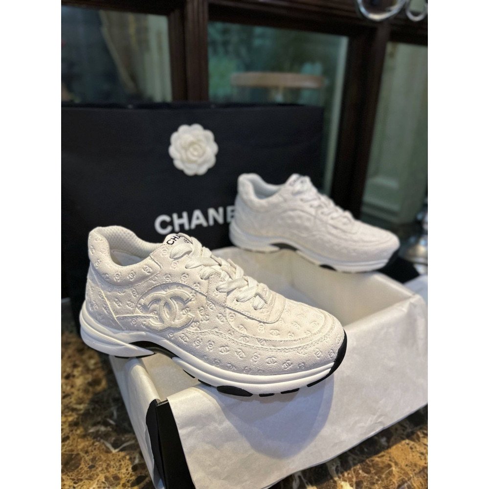 Sports shoes Sports shoes