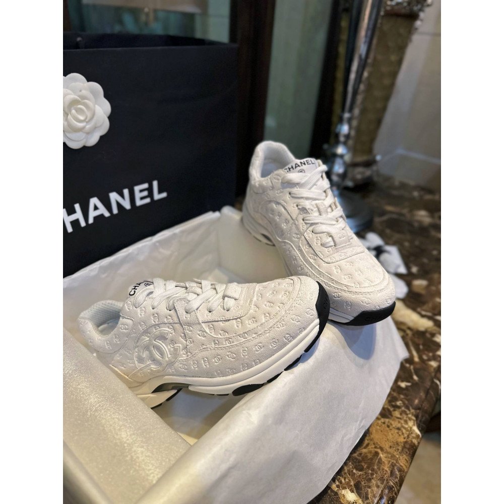 Sports shoes Sports shoes