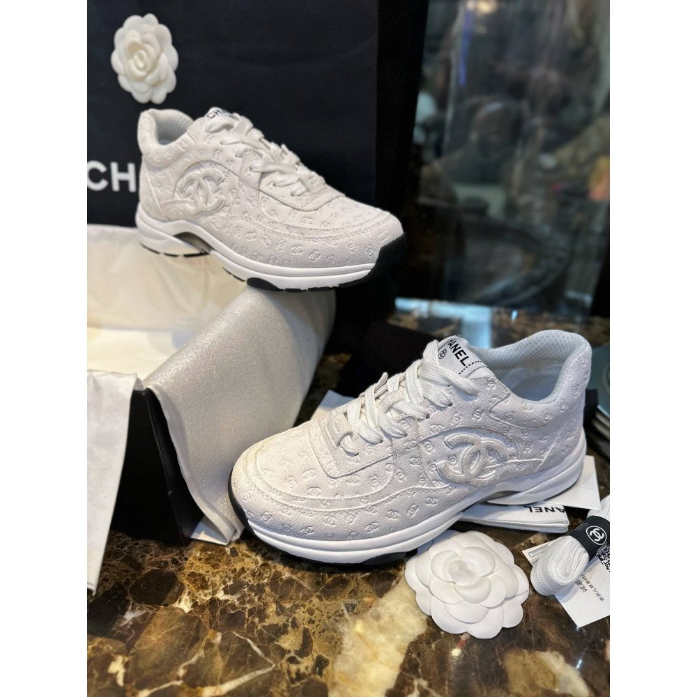 Sports shoes Sports shoes