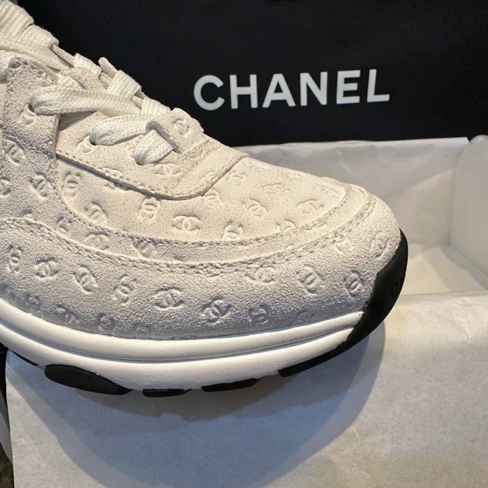 Sports shoes Sports shoes