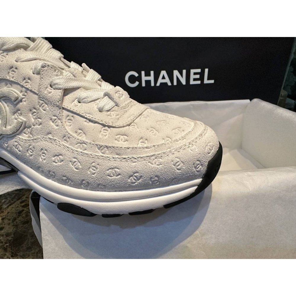 Sports shoes Sports shoes