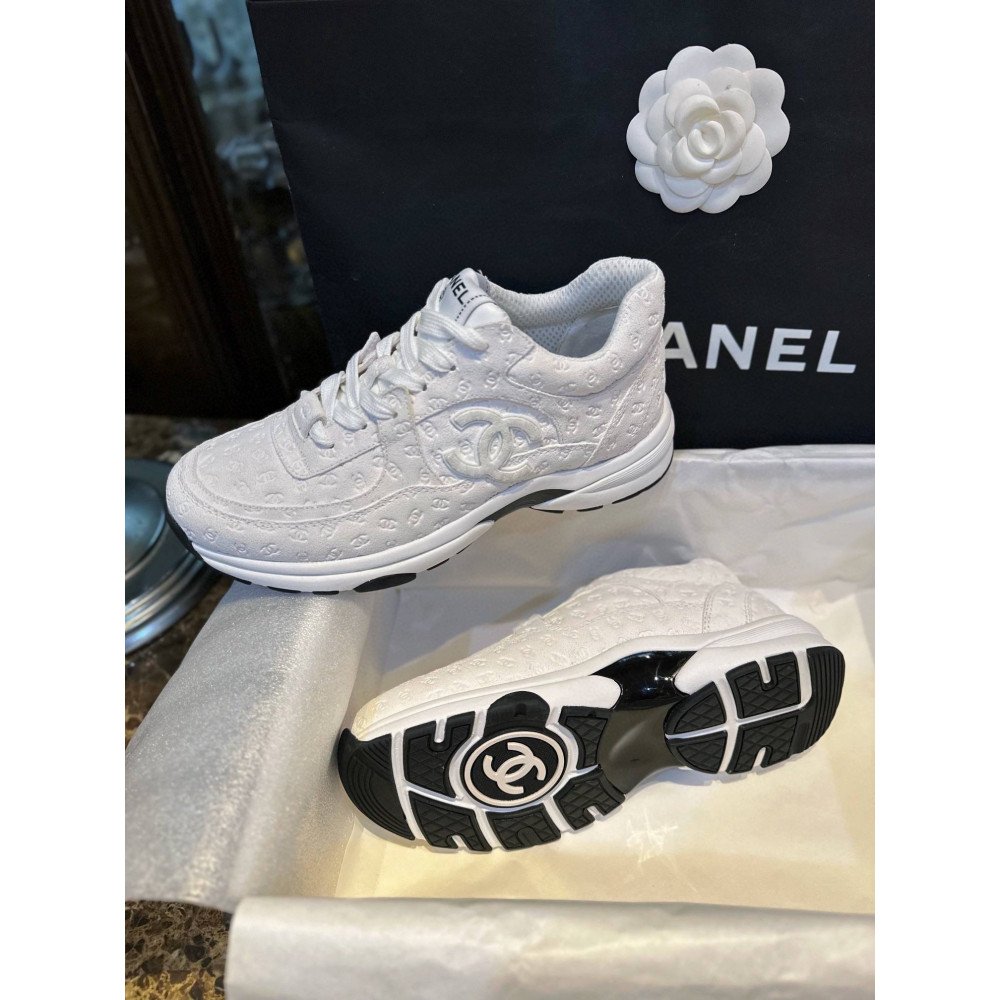 Sports shoes Sports shoes