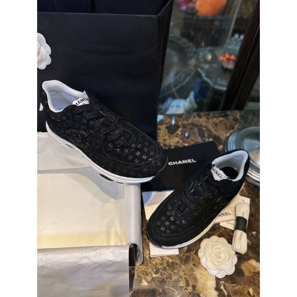 Sports shoes Sports shoes