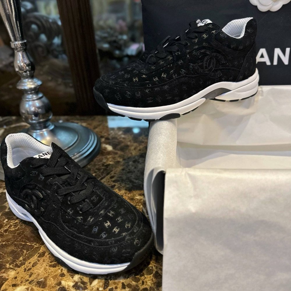 Sports shoes Sports shoes