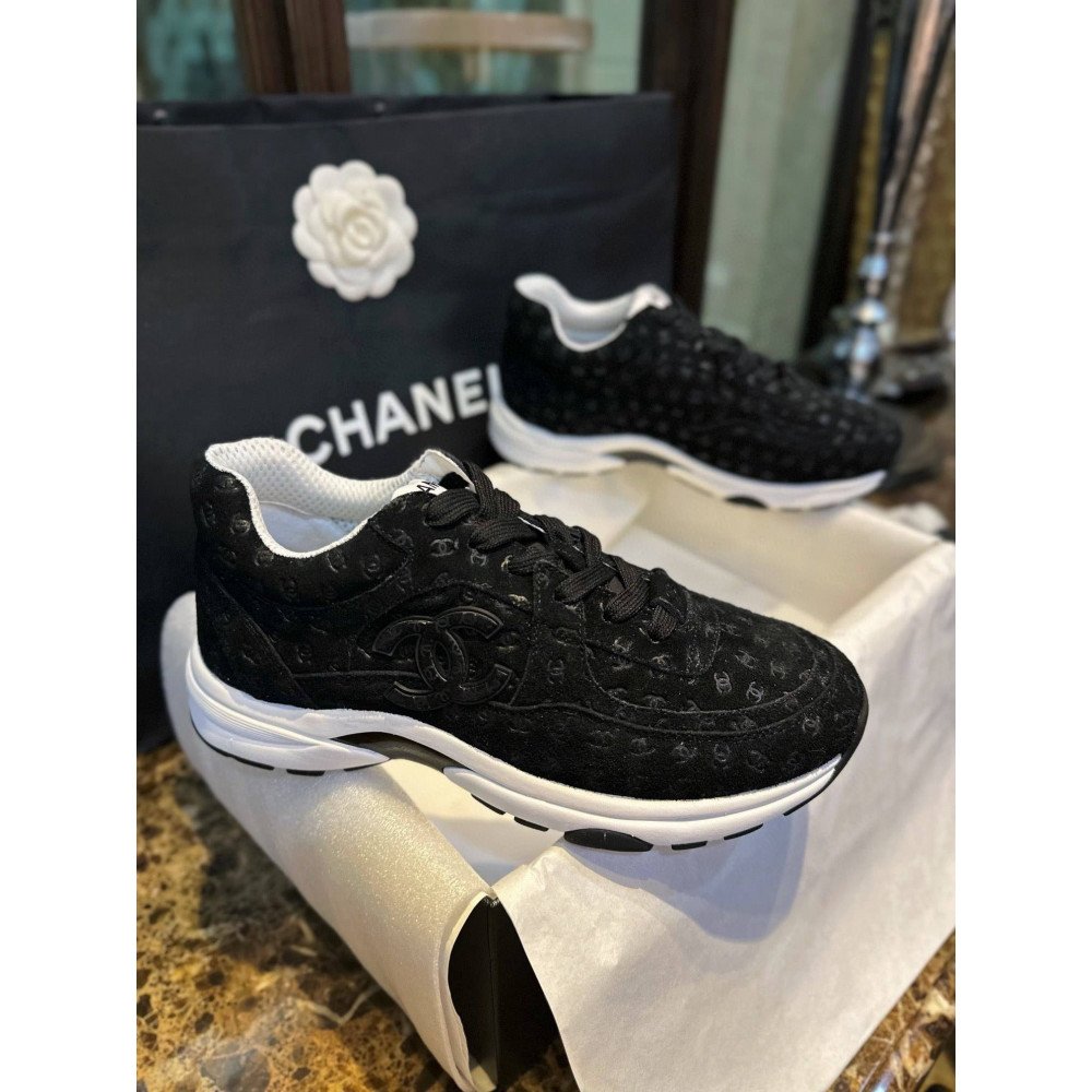 Sports shoes Sports shoes