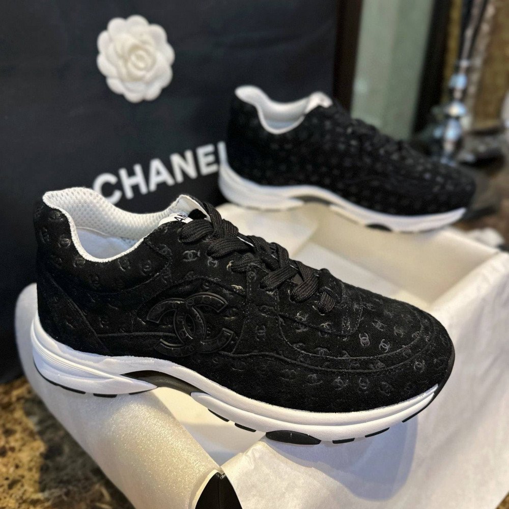 Sports shoes Sports shoes