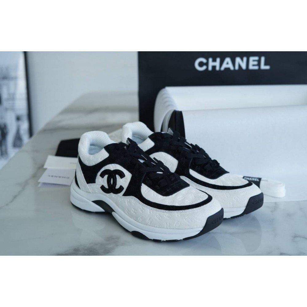 Sports shoes Sports shoes