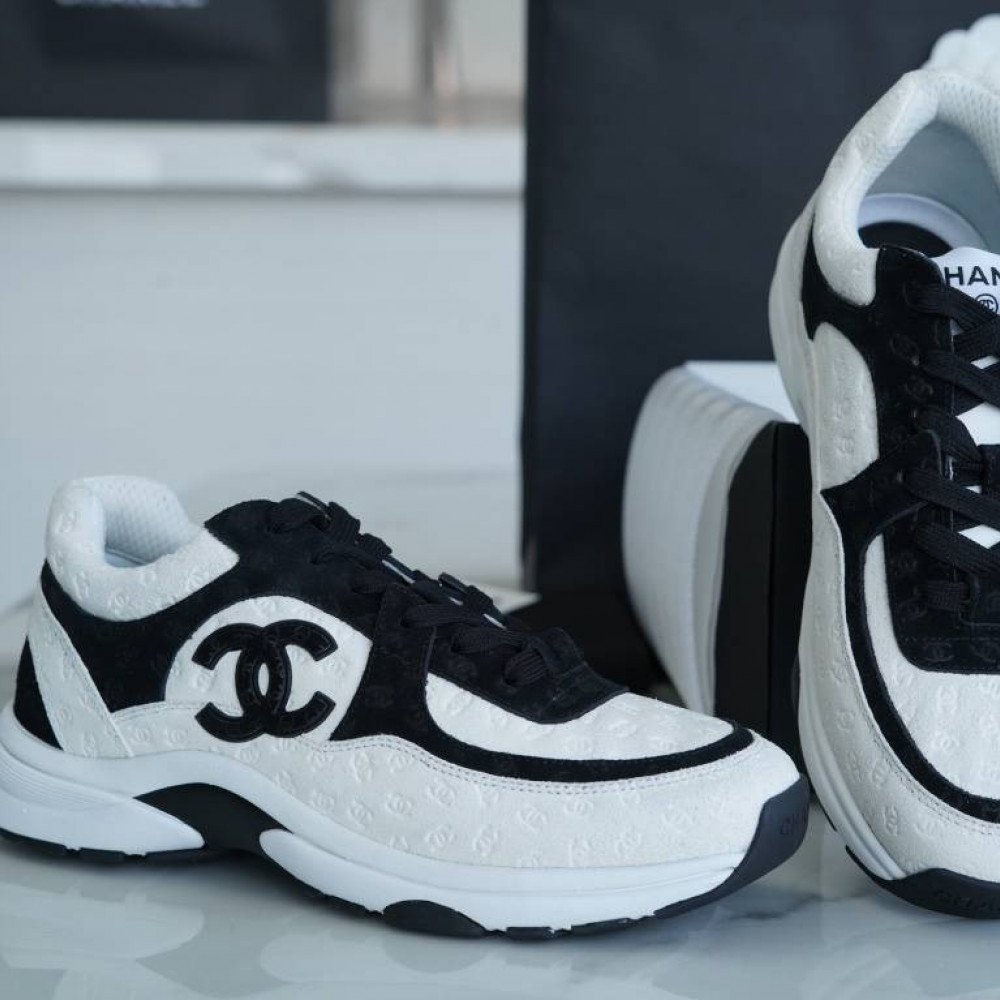 Sports shoes Sports shoes