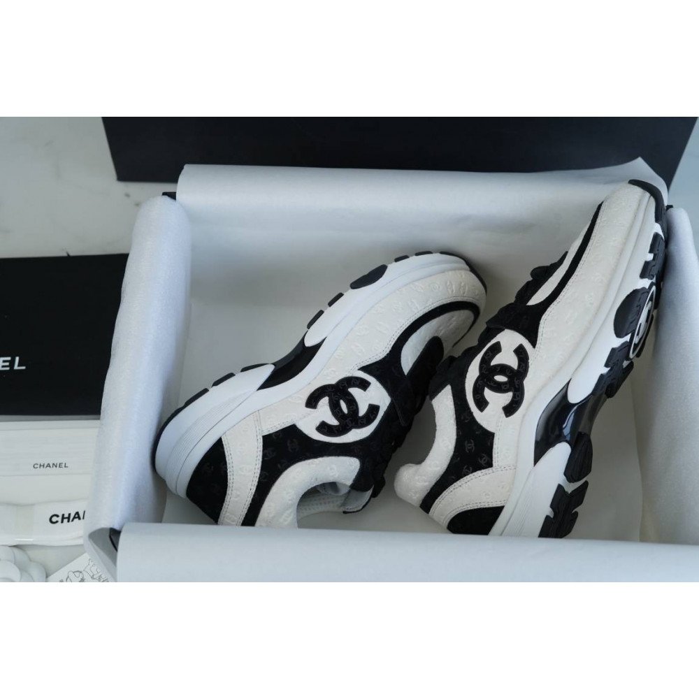 Sports shoes Sports shoes
