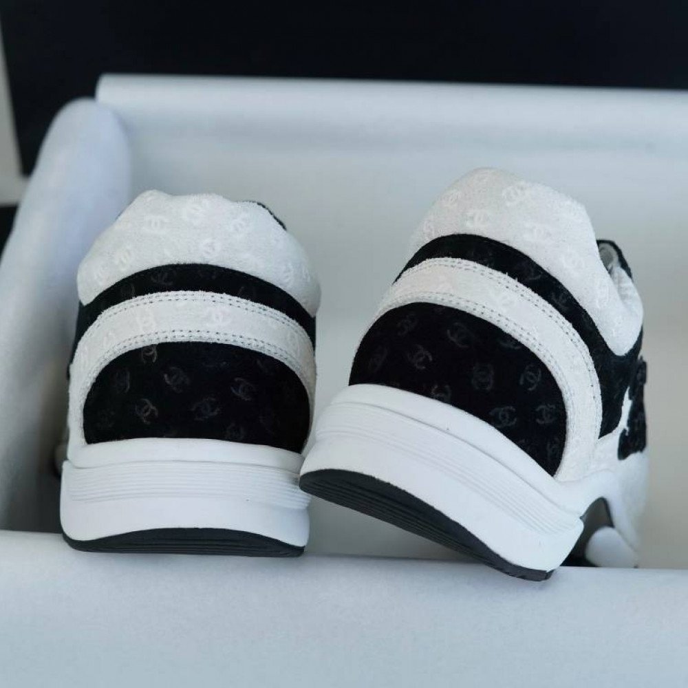 Sports shoes Sports shoes