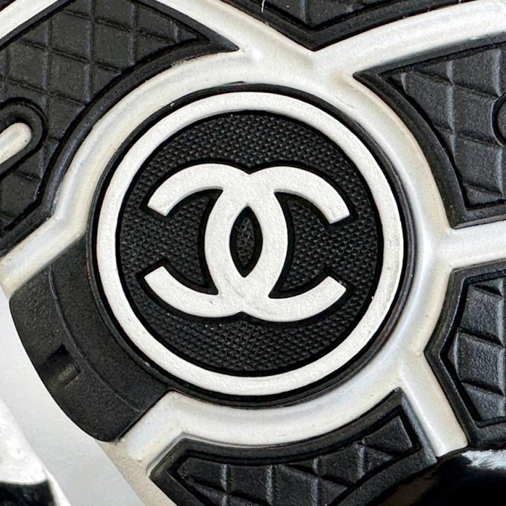 Sports shoes Sports shoes