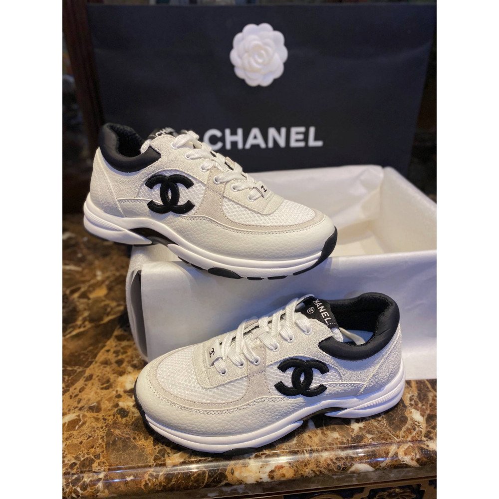Sports shoes Sports shoes