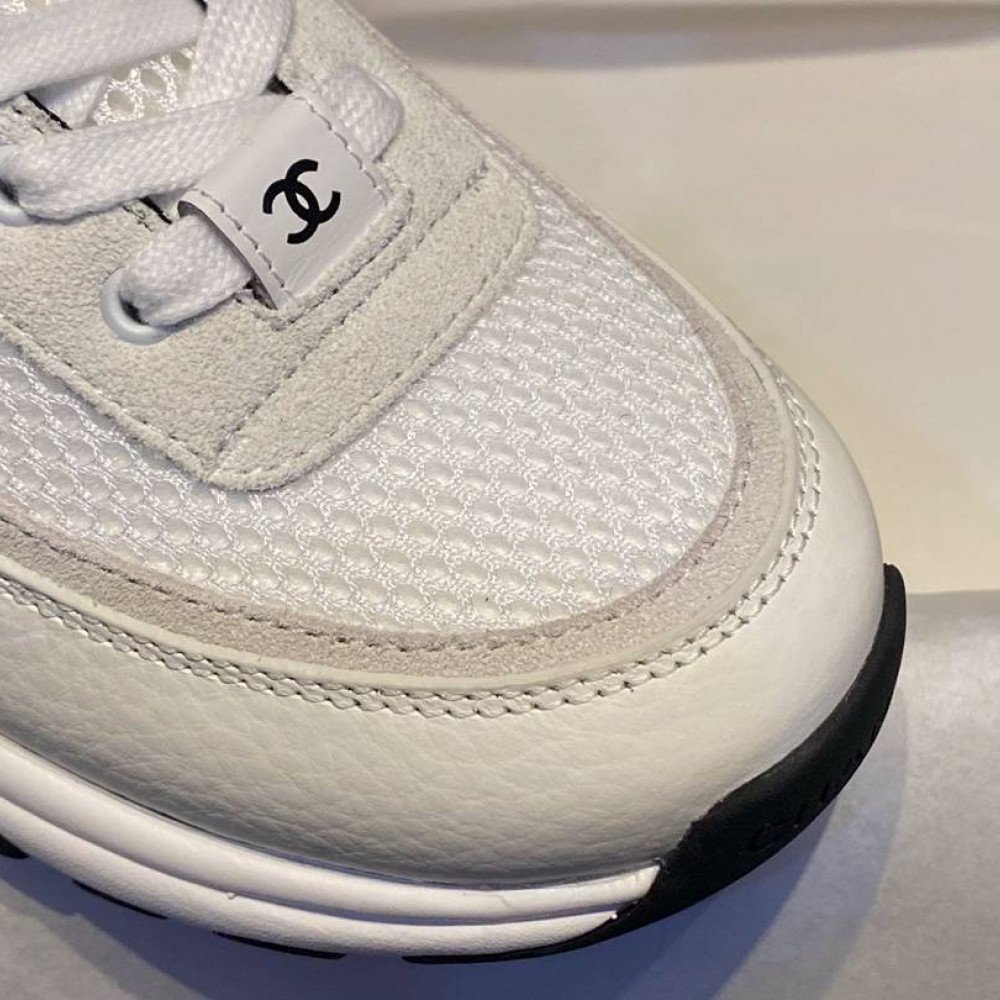 Sports shoes Sports shoes