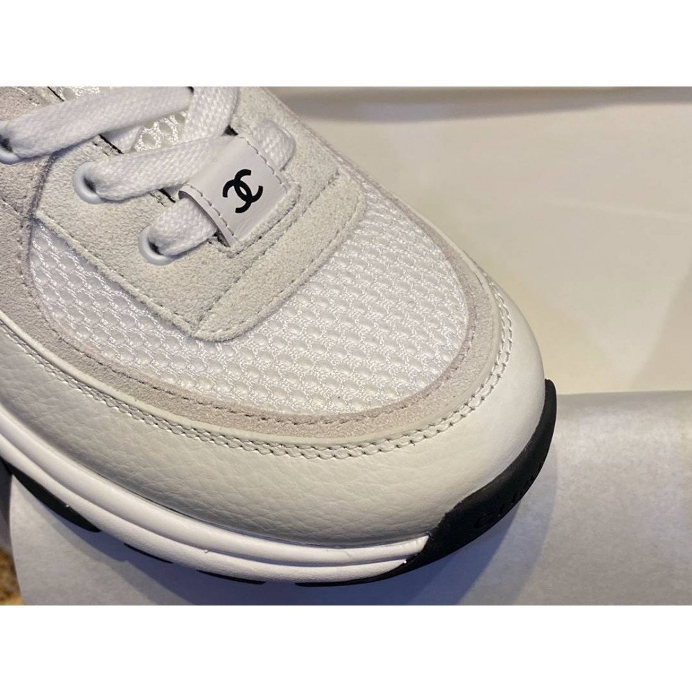 Sports shoes Sports shoes