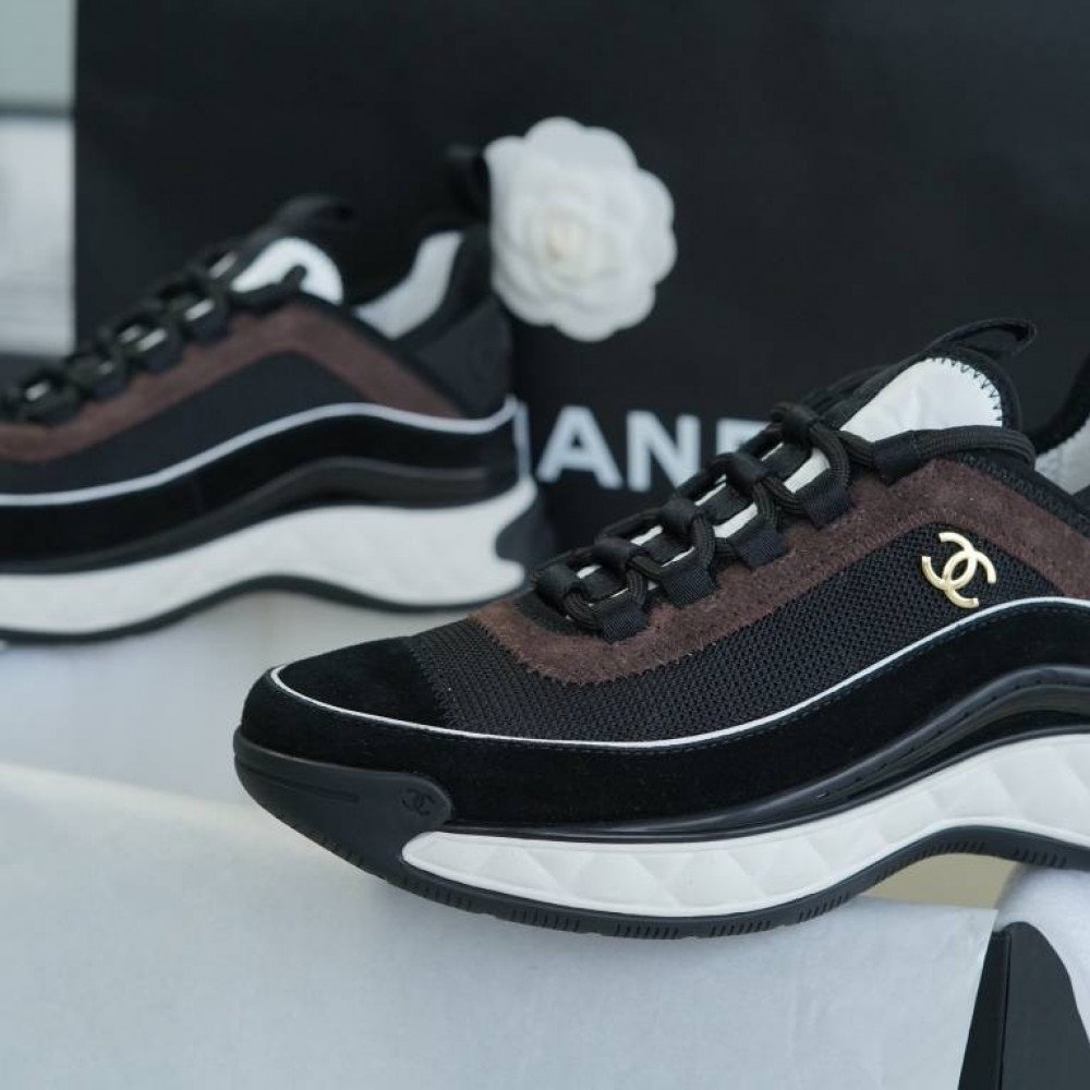 Sports shoes Sports shoes
