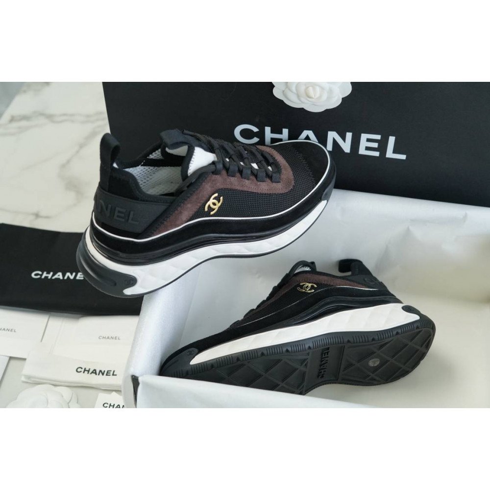 Sports shoes Sports shoes