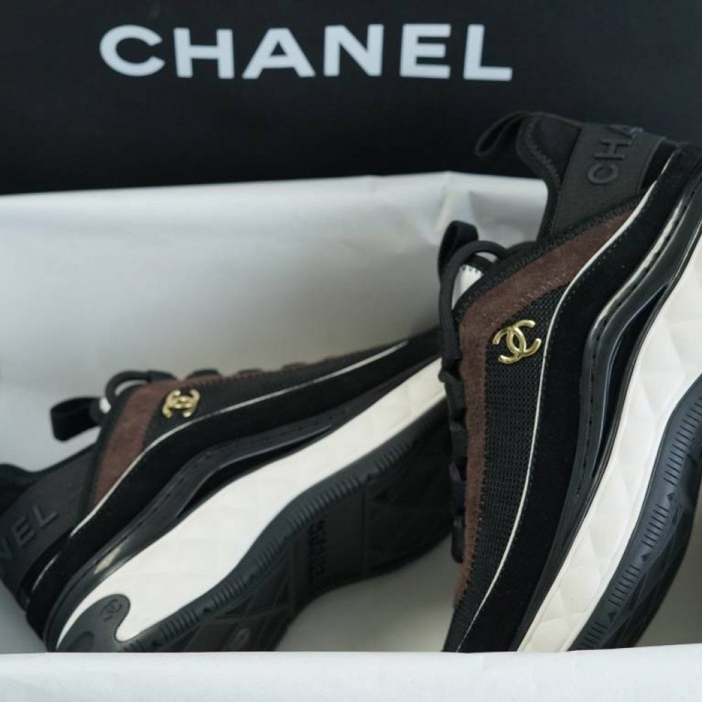 Sports shoes Sports shoes