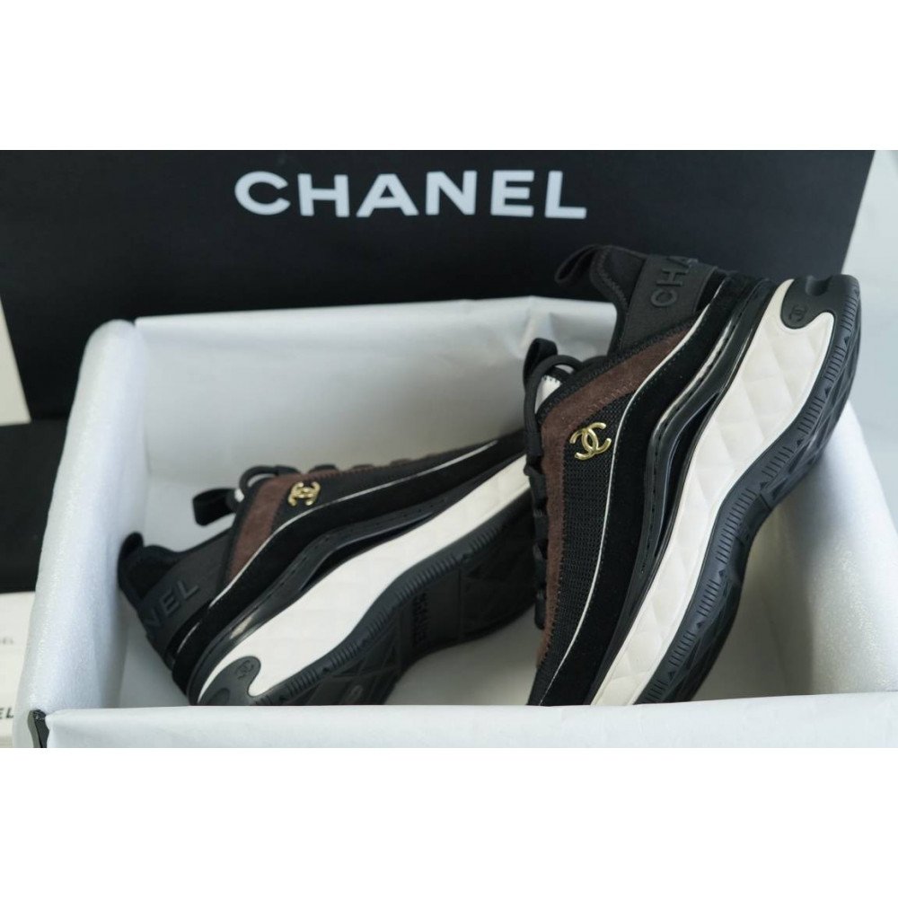Sports shoes Sports shoes