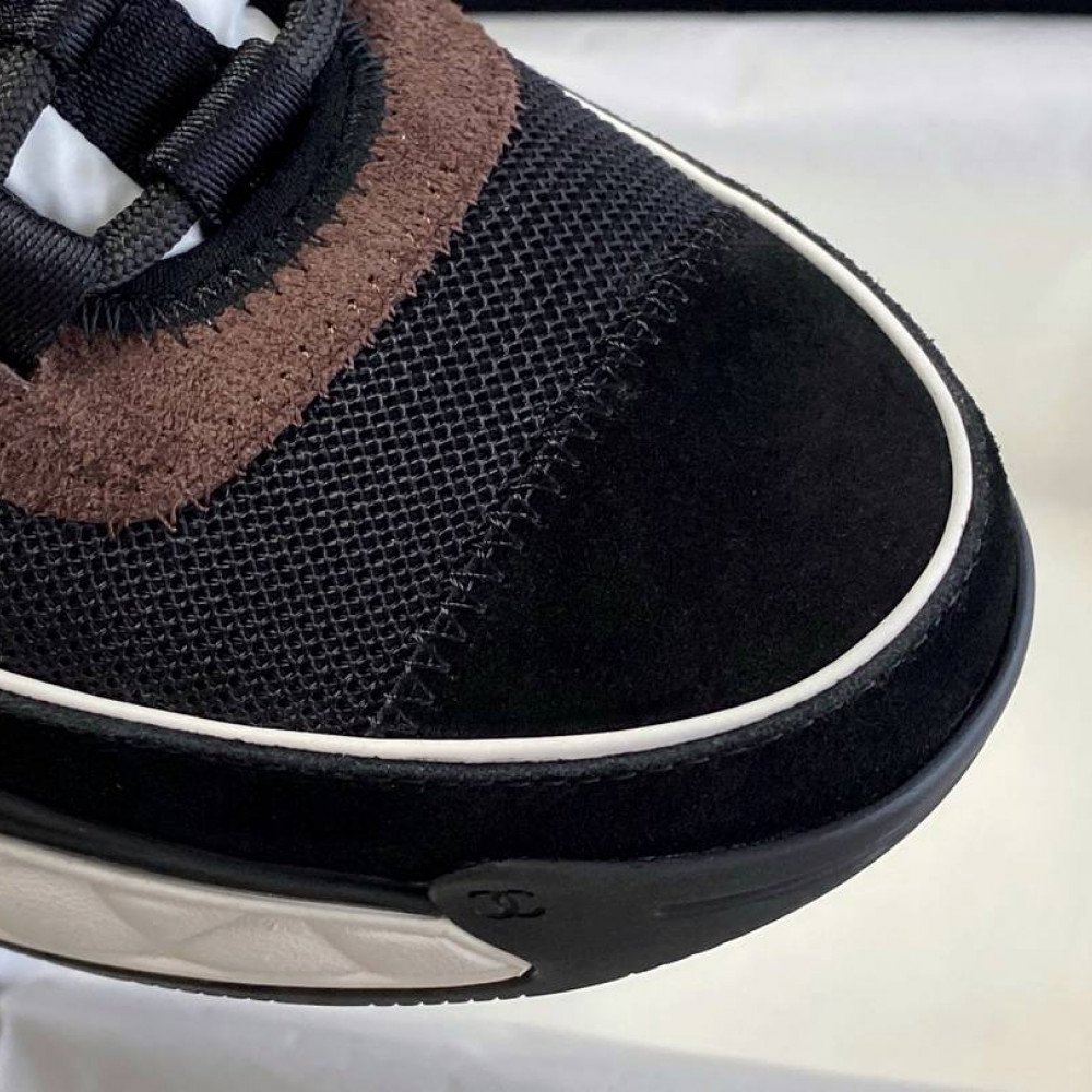 Sports shoes Sports shoes