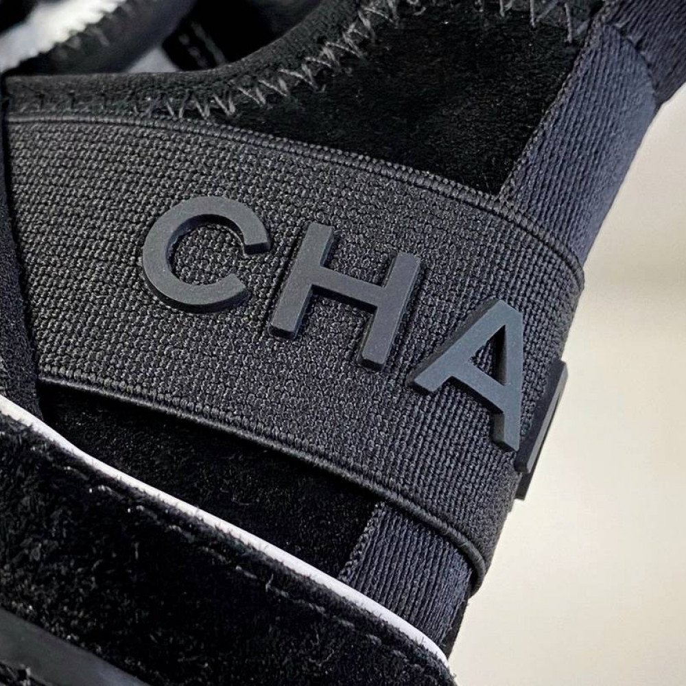 Sports shoes Sports shoes