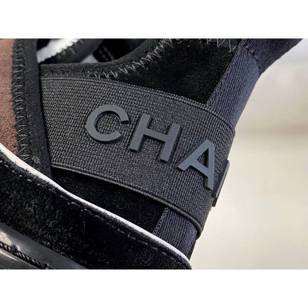 Sports shoes Sports shoes