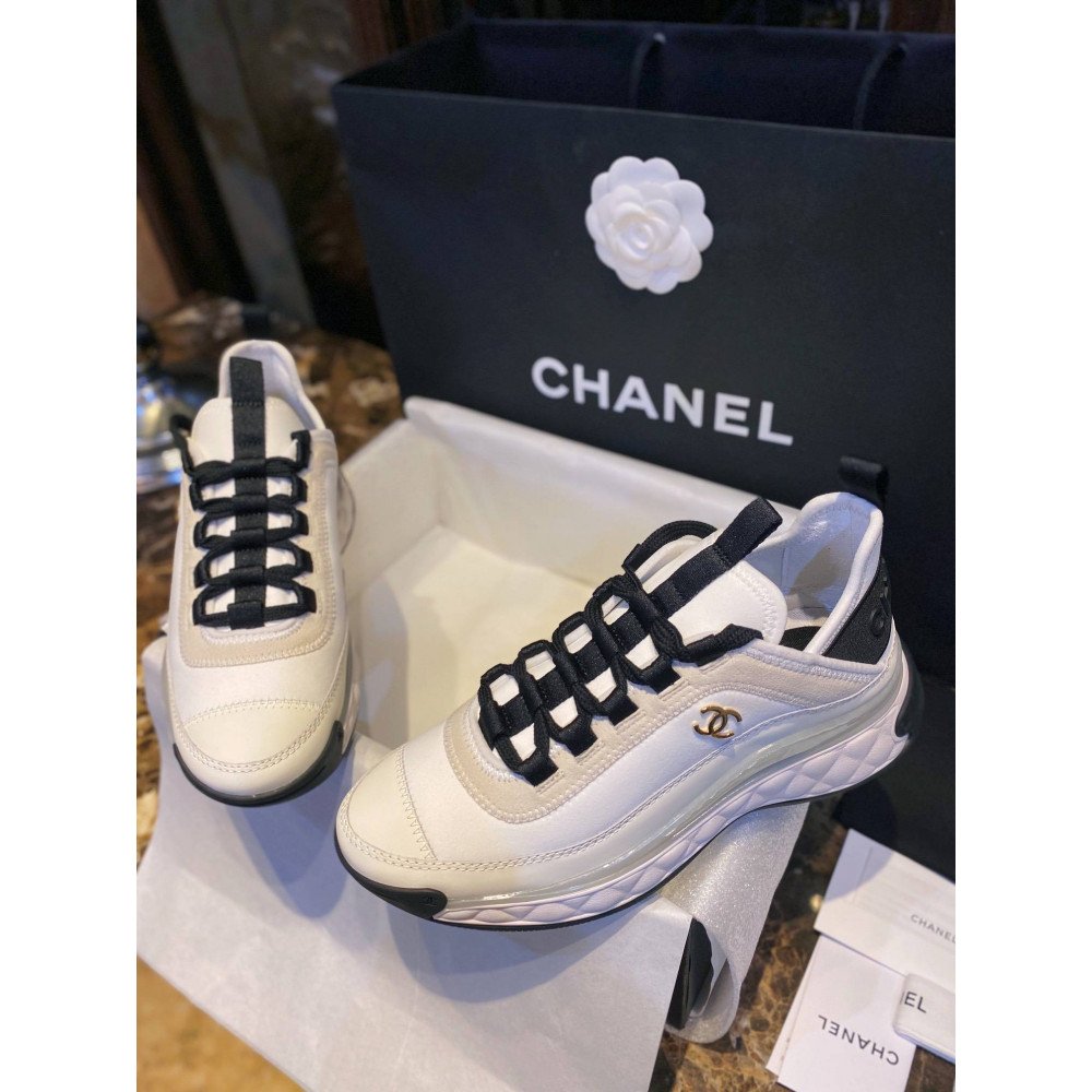Sports shoes Sports shoes
