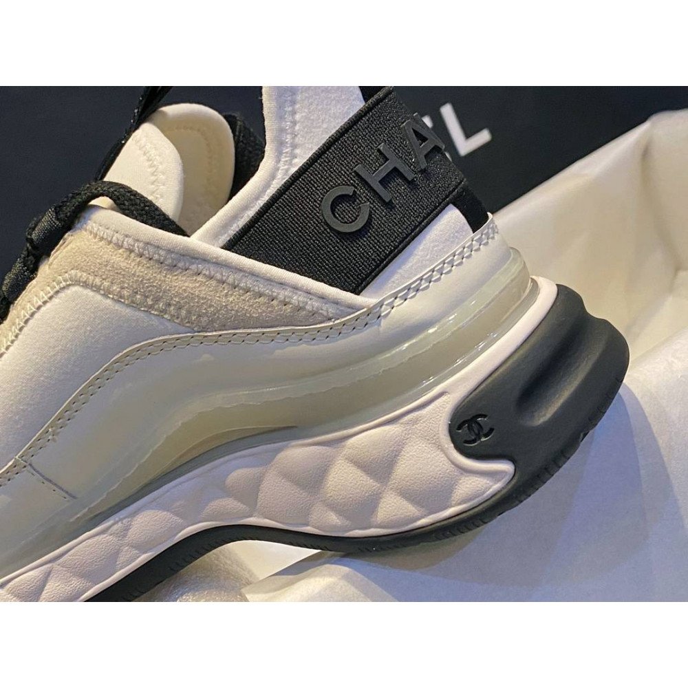 Sports shoes Sports shoes