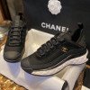 Sports shoes