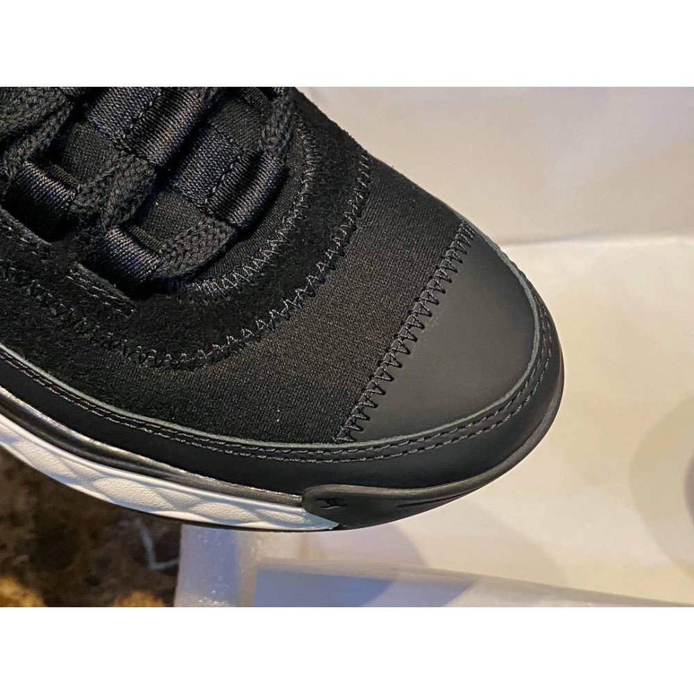 Sports shoes Sports shoes
