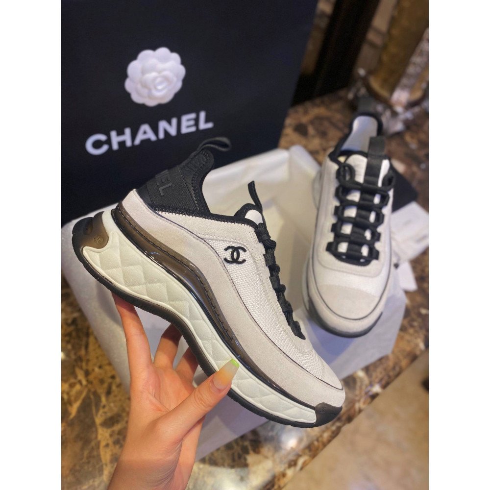 Sports shoes Sports shoes