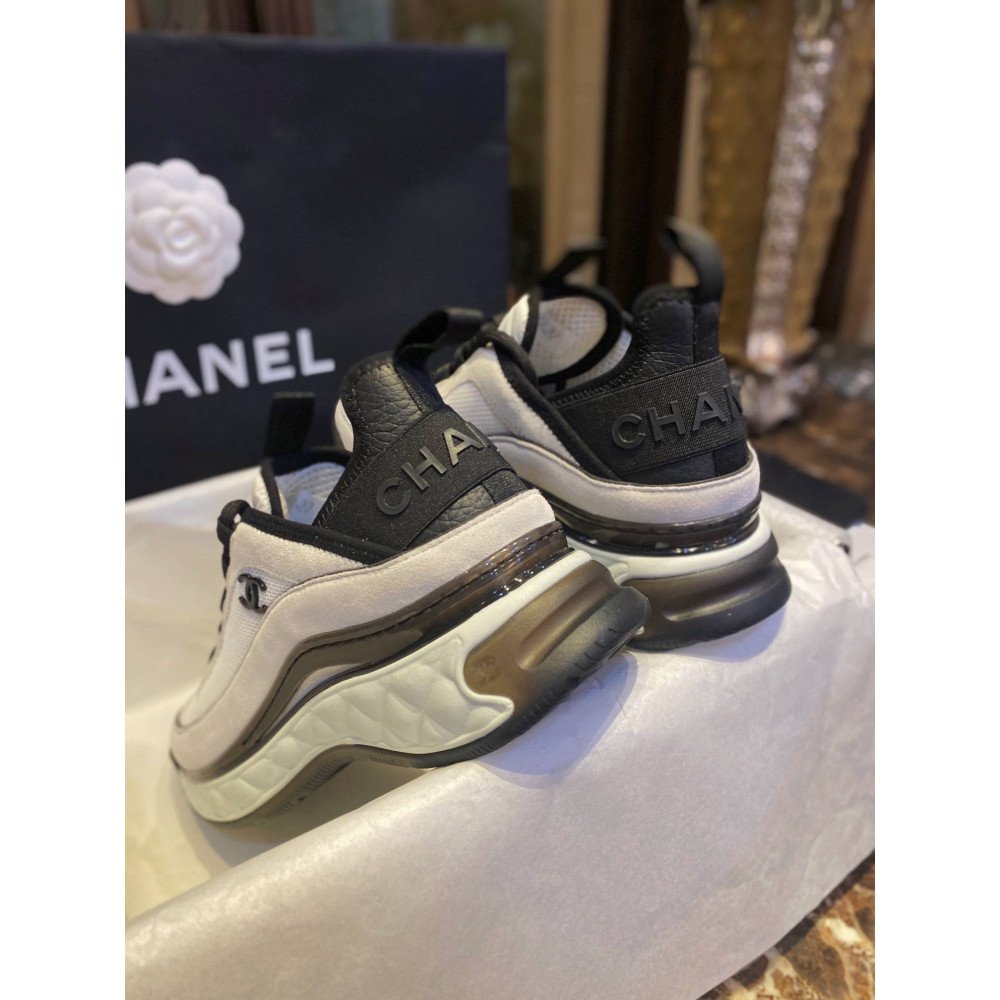 Sports shoes Sports shoes