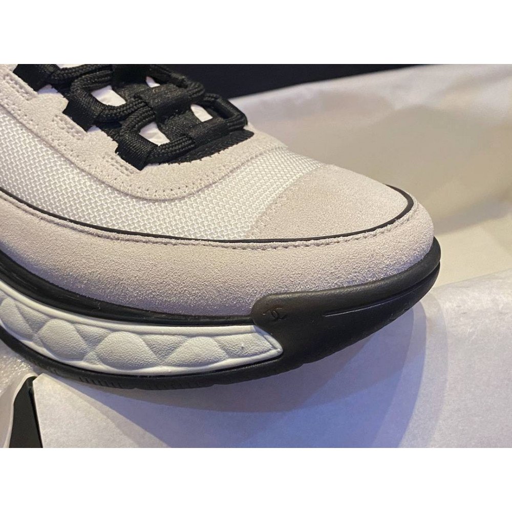 Sports shoes Sports shoes