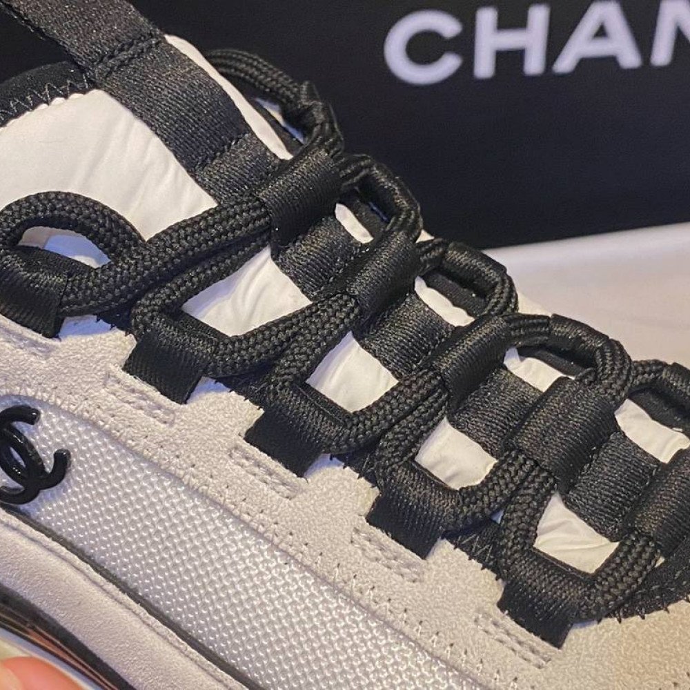 Sports shoes Sports shoes