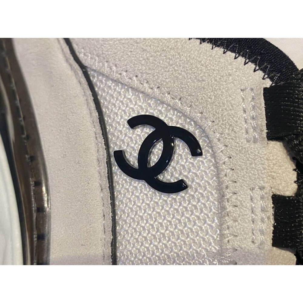 Sports shoes Sports shoes