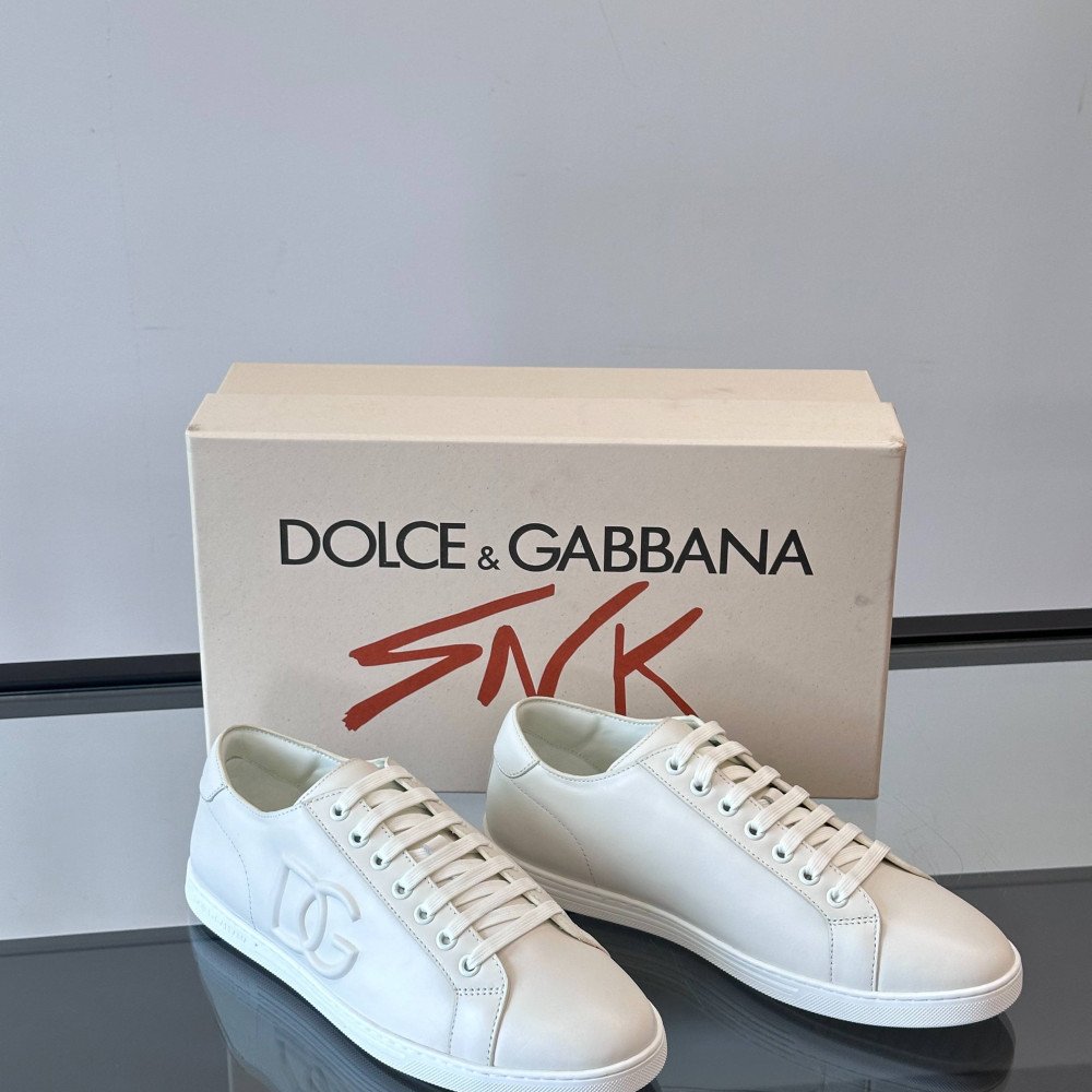 DG White sneakers