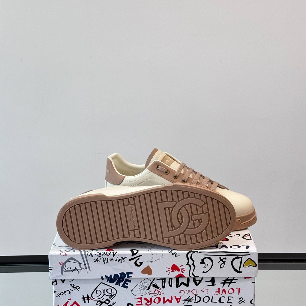 DG White sneakers